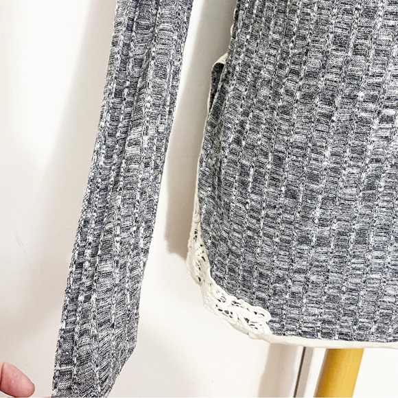 MAURICES textured knit scoop neck long sleeve crochet trim pullover sweater M - Picture 3 of 9